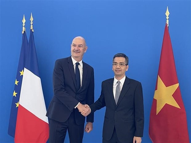 Deputy Finance Minister visits France to step up financial cooperation