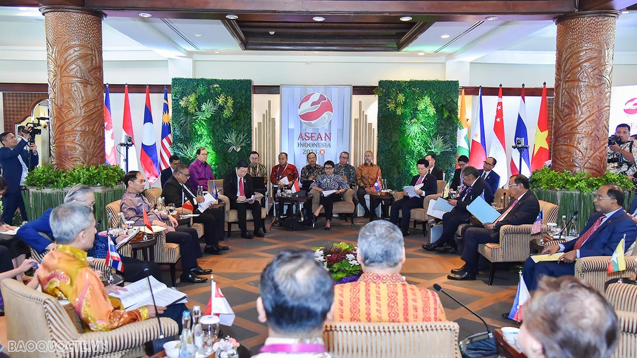 Tin tưởng về một ASEAN vững mạnh, điều hướng các thách thức