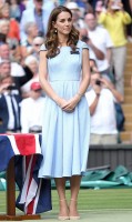 Vương phi xứ Wales Kate Middleton xinh đẹp, rạng rỡ cùng các kỳ Wimbledon