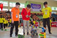 Khởi động chương trình 'A Year of Robotics 2024' và Giải vô địch Quốc gia VEX Robotics 2024