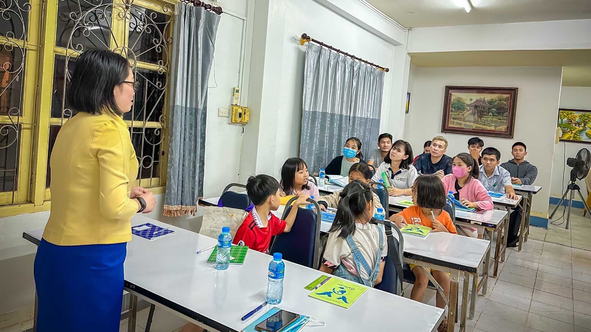 Lớp học tiếng Việt ở thủ đô Vientiane