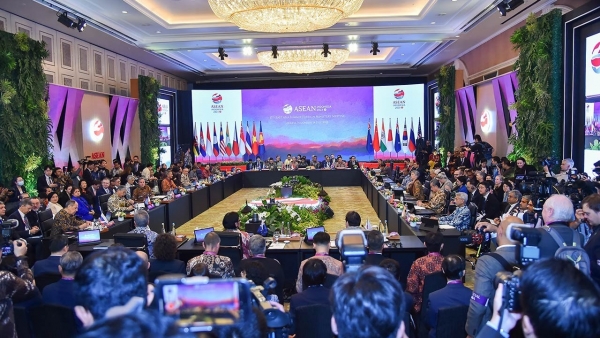AMM-56: Foreign Minister Bui Thanh Son attends EAS Foreign Ministers'Meeting, ASEAN-US