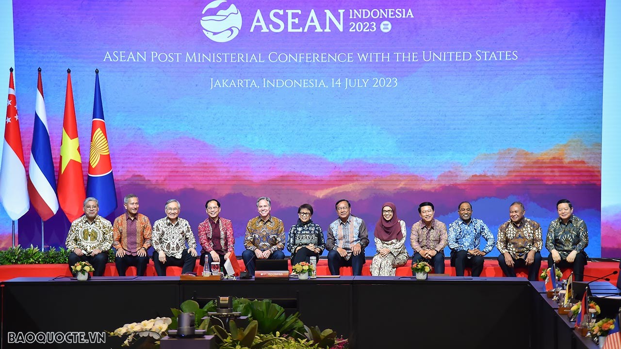 AMM-56: Foreign Minister Bui Thanh Son attends EAS Foreign Ministers'Meeting, ASEAN-US
