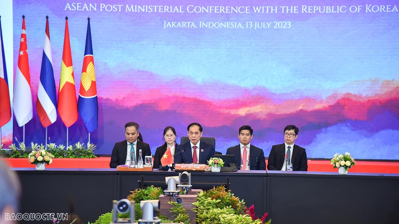 Bộ trưởng Bùi Thanh Sơn đã cùng Bộ trưởng Ngoại giao Hàn Quốc Park Jin đồng chủ trì Hội nghị Bộ trưởng Ngoại giao ASEAN-Hàn Quốc. (Ảnh: Tuấn Anh)