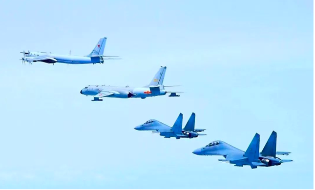 Đội hình tuần tra chung trên không của Trung Quốc và Nga tháng 5/2022. (Ảnh: CCTV)