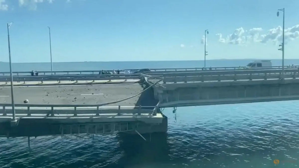 (07.17) Đoạn hình ảnh về cây cầu nối Crimea-Krasnodar bị hư hại sau vụ tấn công ngày 17/7. (Nguồn: Crimea24/Krasnodar)