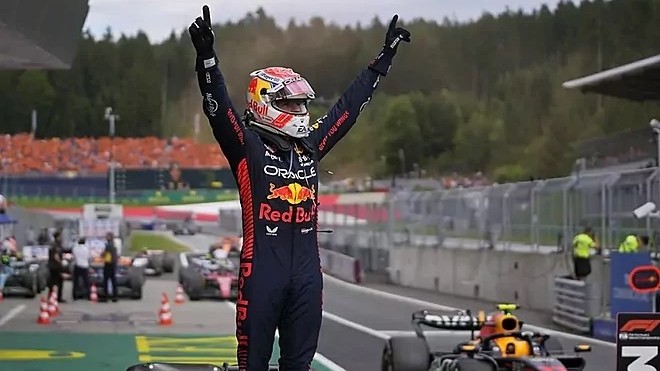 Nước tăng lực Red Bull 'thống trị' Giải đua F1, nguy cơ làm hỏng tương lai giới trẻ?