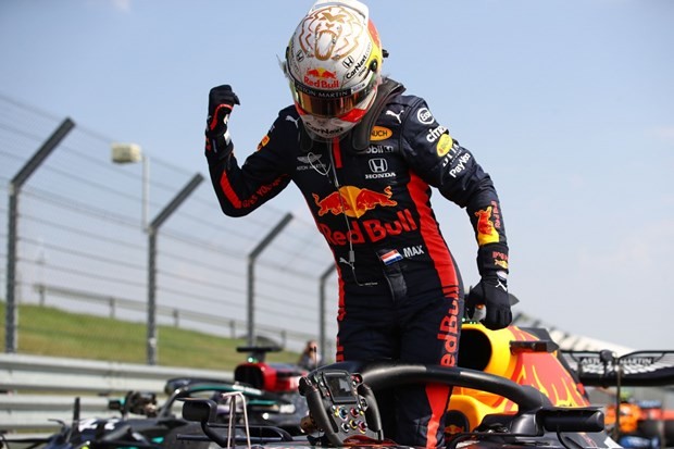 Max Verstappen đã có chiến thắng đáng nhớ trong sự nghiệp của mình sau chặng đua ở Silverstone hôm Chủ Nhật vừa qua khi F1 có một bữa tiệc mừng kỷ niệm 70 năm ra đời. (Nguồn: SCMP)