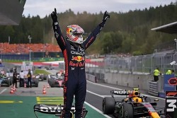 Nước tăng lực Red Bull 'thống trị' Giải đua F1, nguy cơ làm hỏng tương lai giới trẻ?