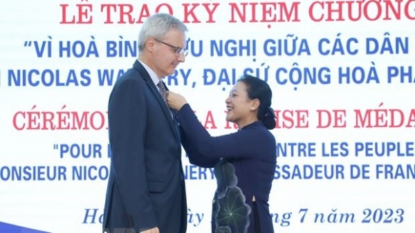 Friendship medal presented to French Ambassador Nicolas Warnery