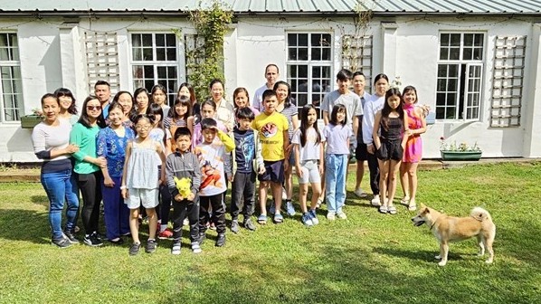 Trại hè dã ngoại dành cho học sinh gốc Việt tại Anh