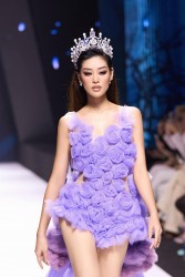 Thần thái đỉnh cao của Hoa hậu Khánh Vân trên sàn diễn thời trang
