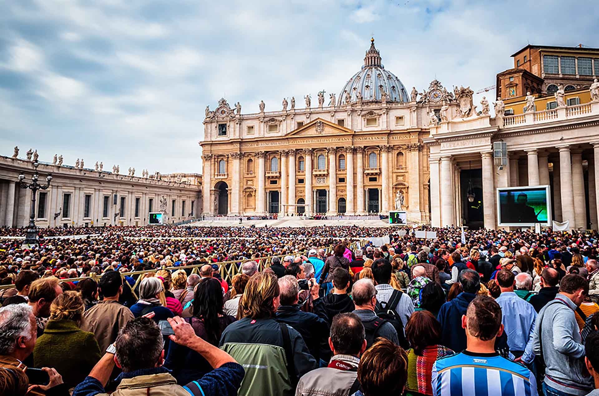 Vatican là quốc gia có số lượng du khách cao nhất thế giới tính theo bình quân đầu người.  (Nguồn: SaigonTourist)