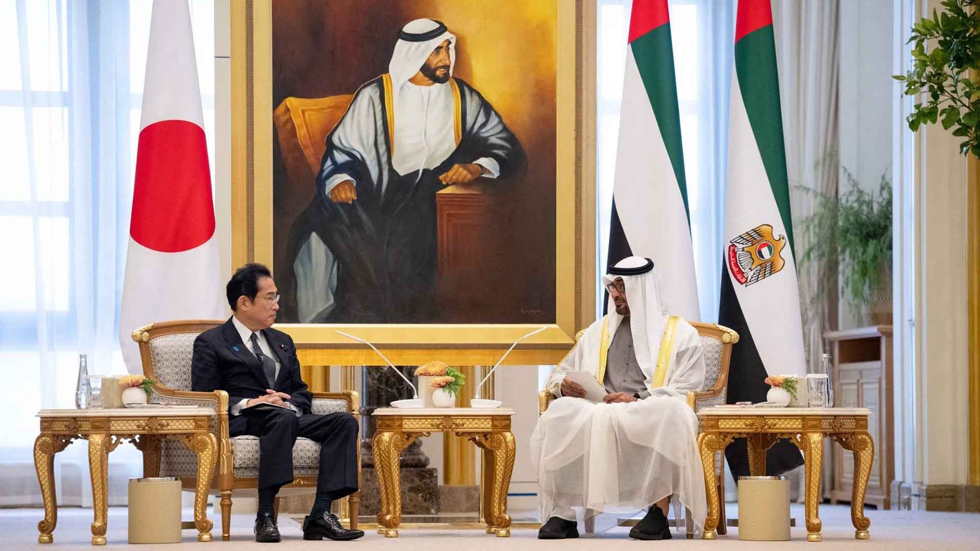Thủ tướng Nhật Bản thăm Trung Đông: Chuyến công du dầu lửa