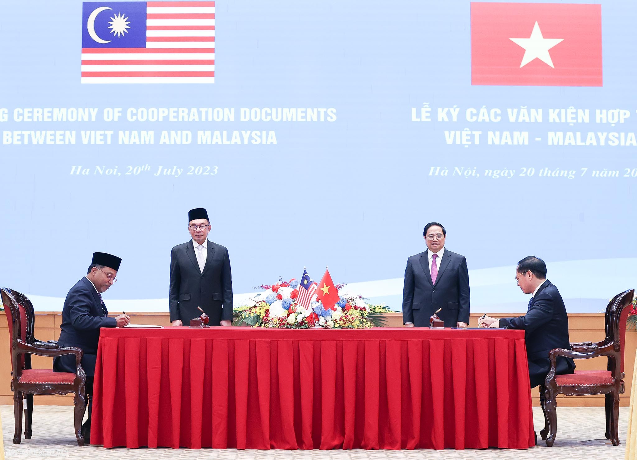 Vietnamese, Malaysian Prime Minister hold bilateral talks