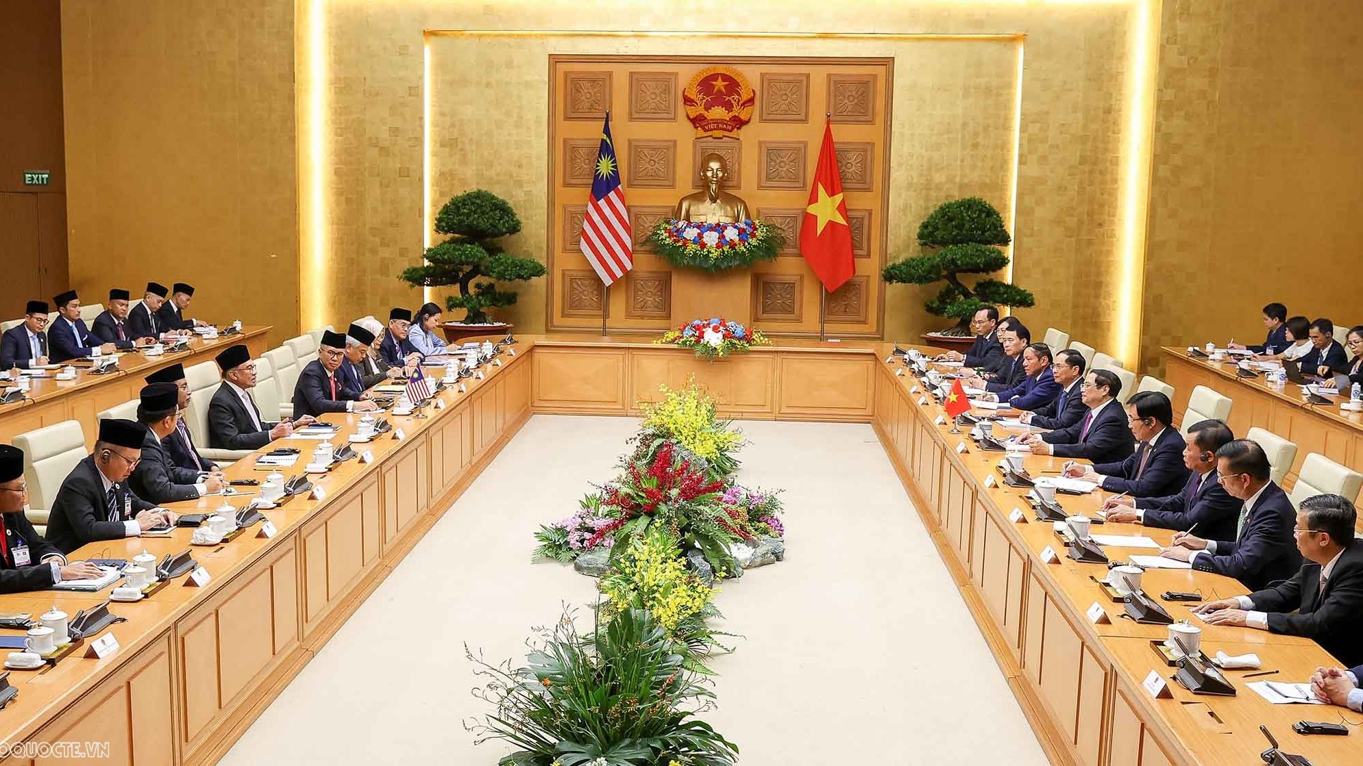 Vietnamese, Malaysian PMs delighted at development of bilateral relations