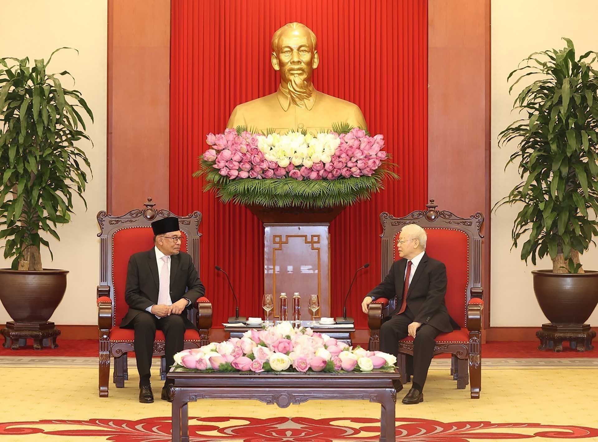 Tổng Bí thư Nguyễn Phú Trọng tiếp Thủ tướng Malaysia Anwar Ibrahim thăm chính thức Việt Nam. (Nguồn: TTXVN)