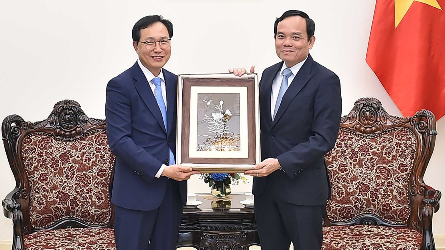 Phó Thủ tướng Trần Lưu Quang tiếp Tổng giám đốc Tổ hợp Samsung Việt Nam