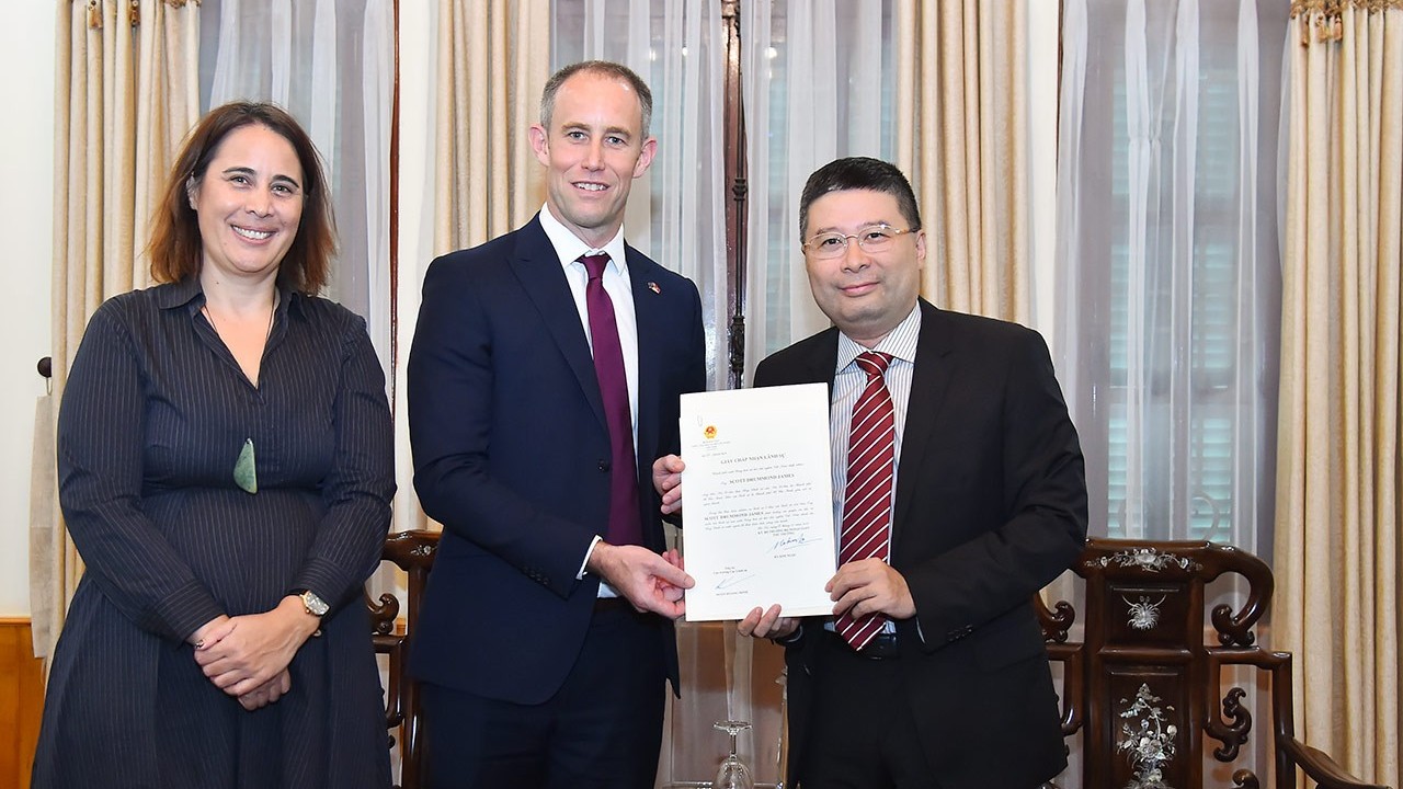 Trao Giấy chấp nhận lãnh sự cho Tổng Lãnh sự New Zealand tại TP. Hồ Chí Minh