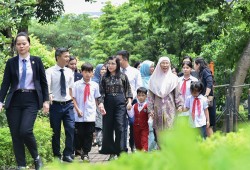 Phu nhân Thủ tướng Việt Nam và Malaysia thăm Làng trẻ em SOS