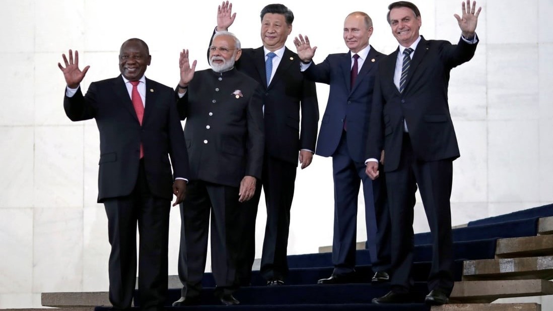 Đồng tiền BRICS sẽ qua mặt đồng USD, đối trọng với phương Tây, Nhóm mới nổi dự định ‘chơi lớn’?