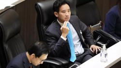 Bầu thủ tướng Thái Lan: MFP xác nhận rút lui, ‘cờ đến tay’ Pheu Thai?