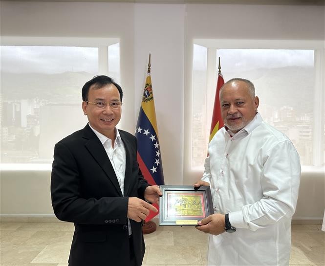 Làm sâu sắc thêm quan hệ giữa hai đảng cầm quyền của Việt Nam và Venezuela