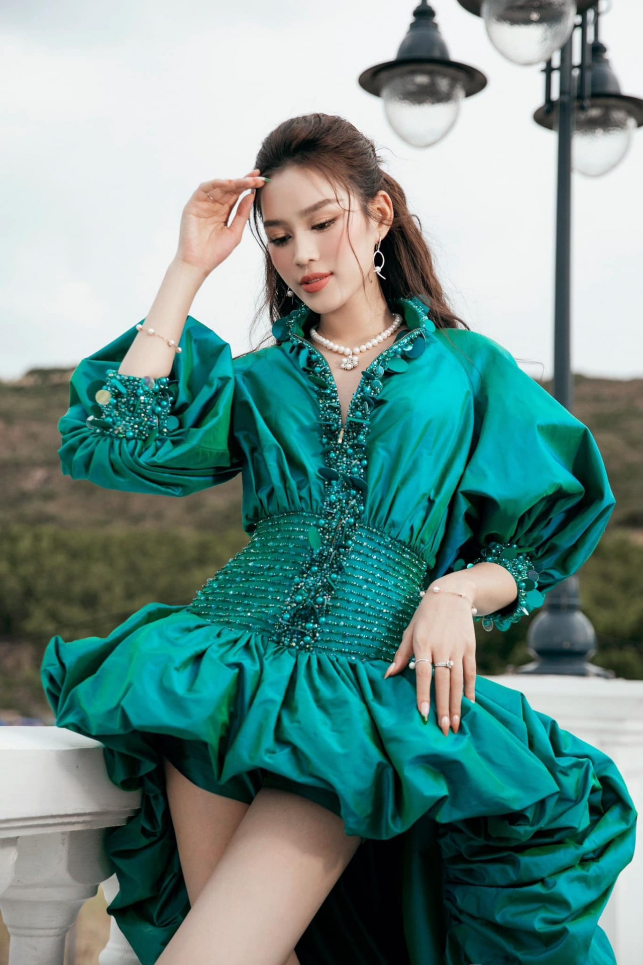 Hoa hậu Đỗ Thị Hà, Thanh Thủy và Lương Thùy Linh