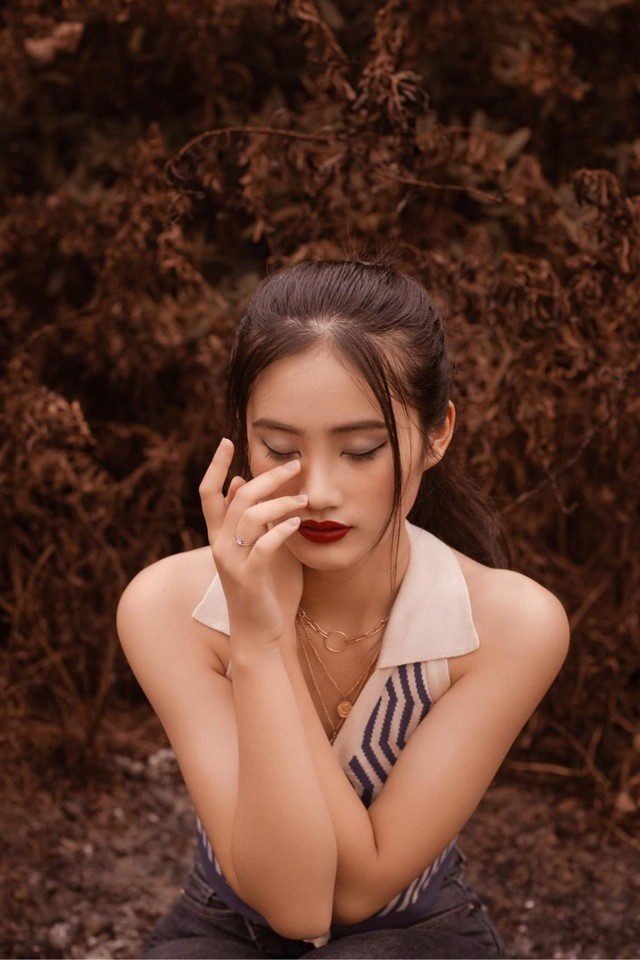 Nhan sắc đời thường của Hoa hậu Huỳnh Trần Ý Nhi