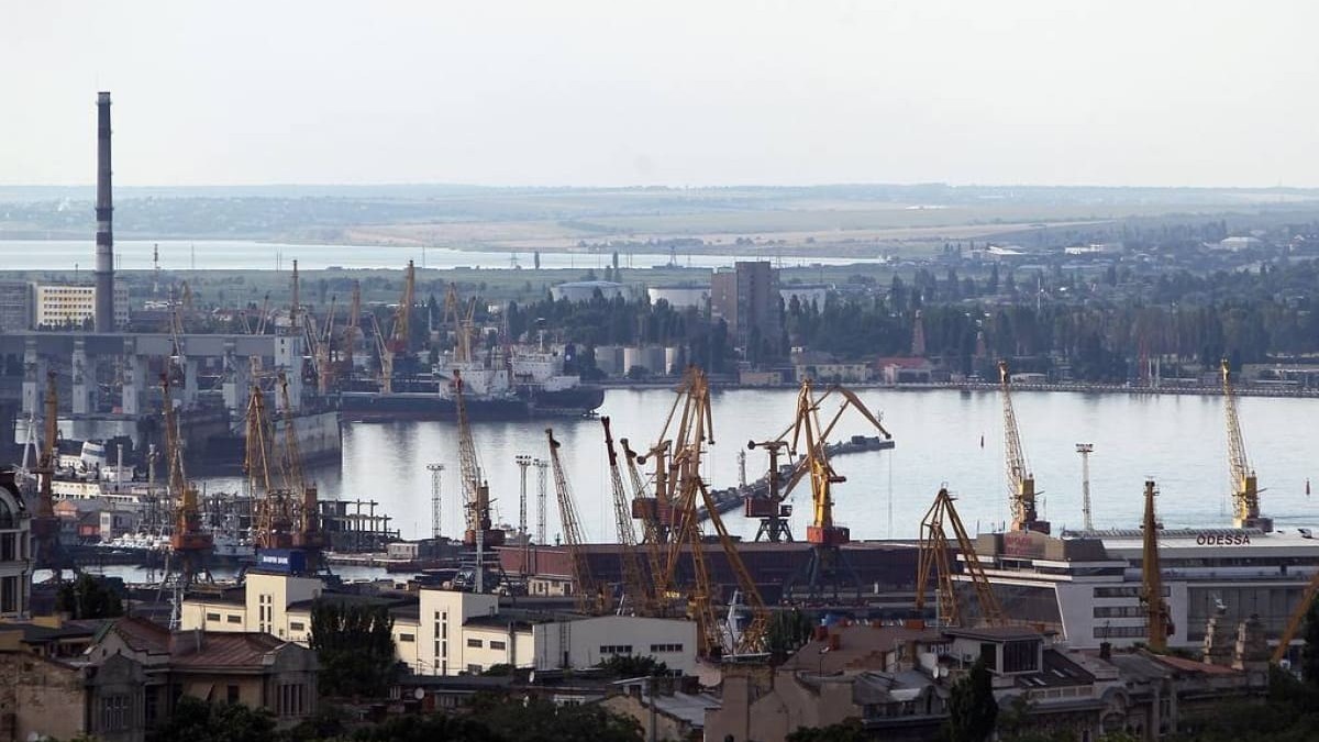 Nga lại không kích thành phố cảng chiến lược của Ukraine
