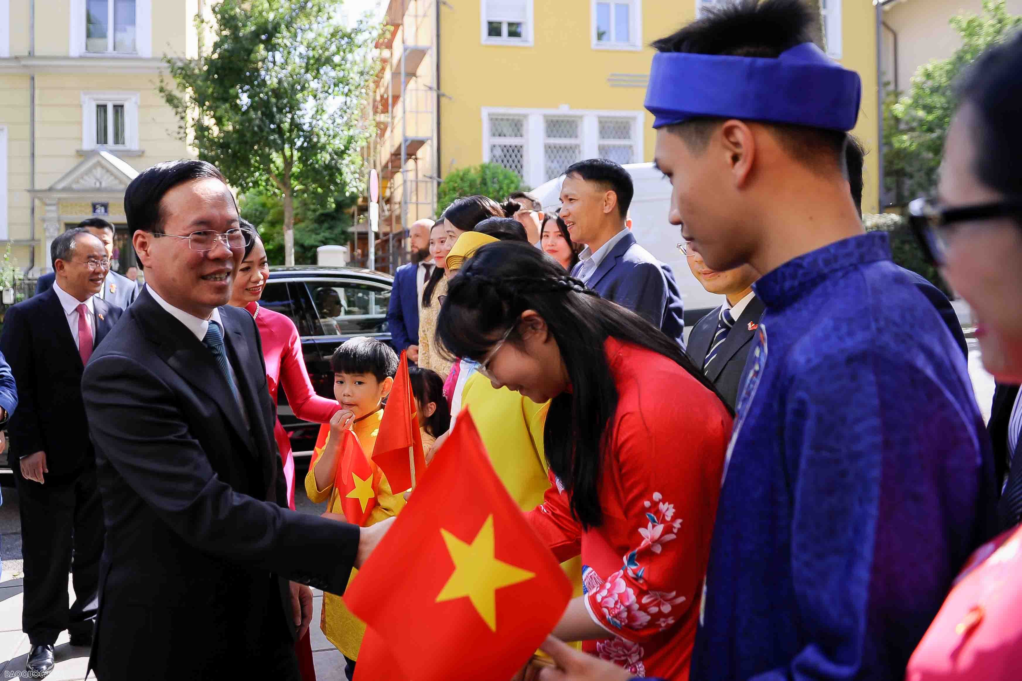 Chủ tịch nước Võ Văn Thưởng và Phu nhân thăm Đại sứ quán Việt Nam tại Áo
