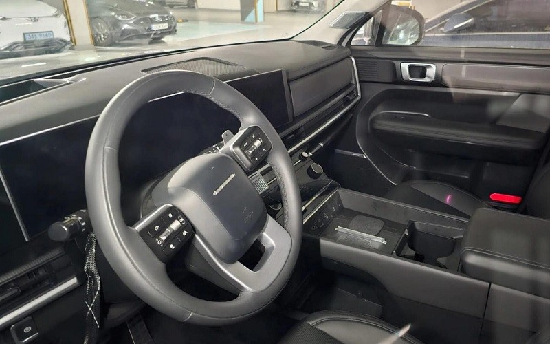 Màn hình đôi, có thiết kế cong là điểm nhấn đặc biệt nhất trên Hyundai Santa Fe 2024.