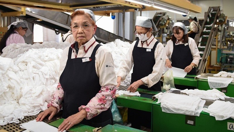 Tăng phúc lợi - bí quyết doanh nghiệp Nhật Bản giữ chân lao động lớn tuổi