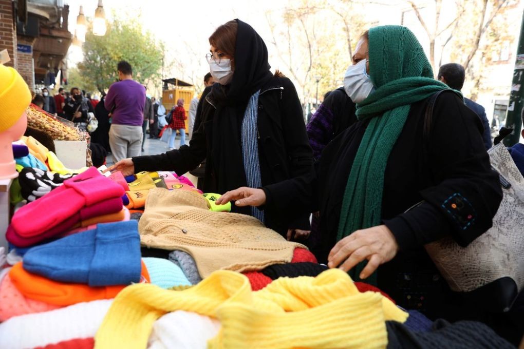 Vì sao khăn trùm đầu Hồi giáo đóng vai trò quan trọng trong xã hội Iran?