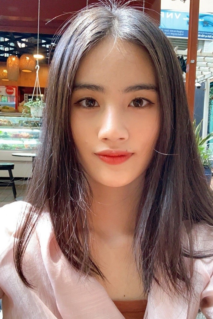 Ý Nhi nói, để tham gia Miss World Vietnam 2023, cô đã xin trường hoãn thi. Bất ngờ giành vương miện, người đẹp sắp tới sẽ quay lại trường đại học xin bảo lưu trong một năm để có thể hoàn thành tốt vai trò, sứ mệnh của tân Hoa hậu. 