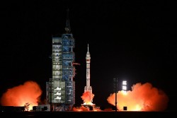 Chuyên gia: Mỹ đối mặt nguy cơ bị Trung Quốc 'vượt mặt' trong công nghệ phóng vệ tinh nhanh