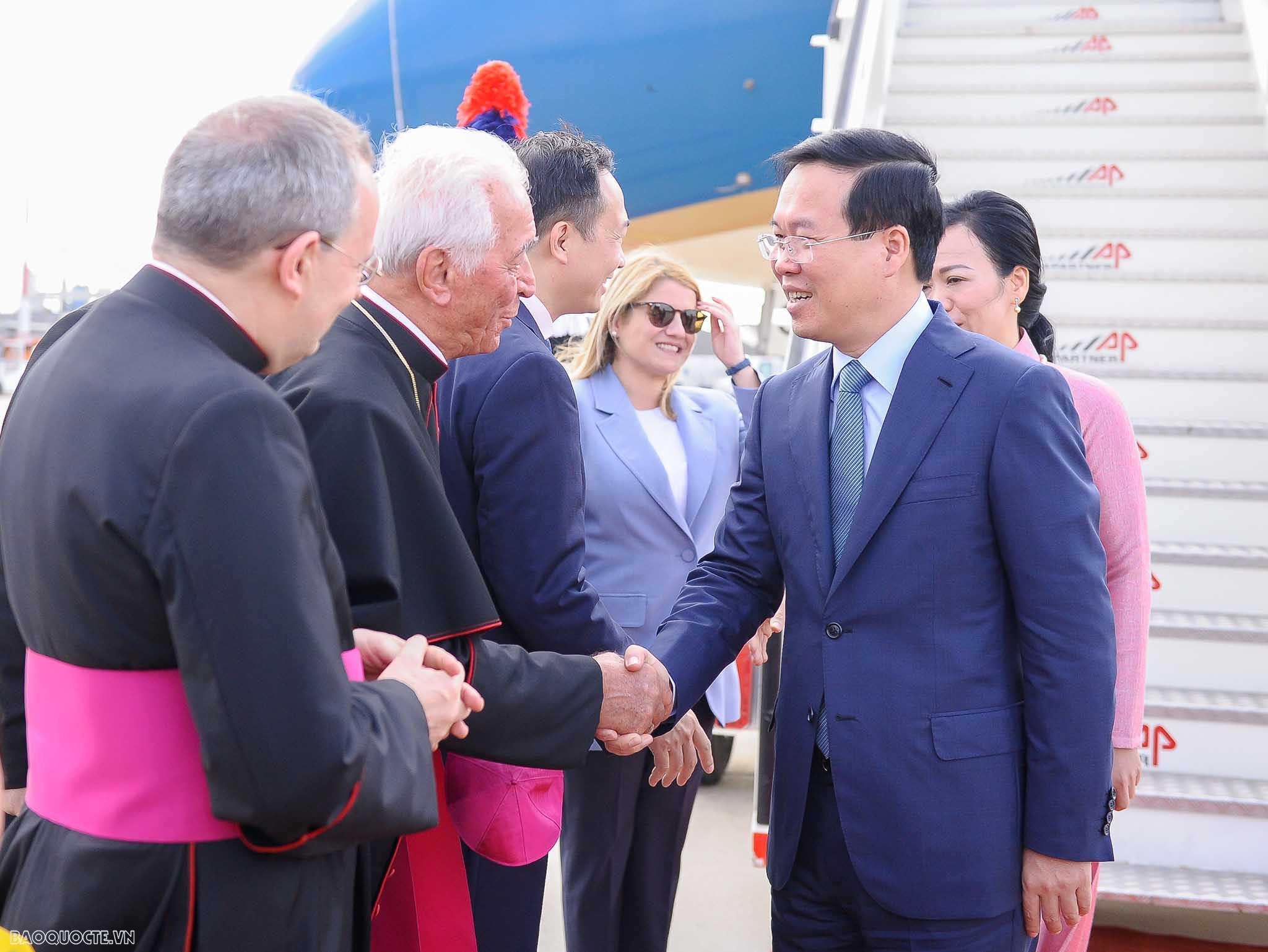 President Vo Van Thuong arrives in Rome for visits to Italy, the Vatican