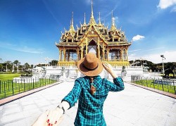 Du khách Việt Nam, Thái Lan và Campuchia tới Lào sẽ không cần mang theo tiền mặt