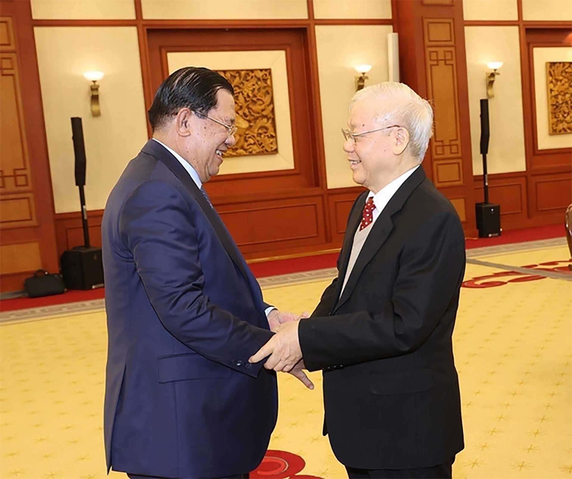 Tổng Bí thư Nguyễn Phú Trọng đón Chủ tịch Đảng Nhân dân Campuchia, Thủ tướng Chính phủ Vương quốc Campuchia Hun Sen, ngày 18/2. (Nguồn: TTXVN)