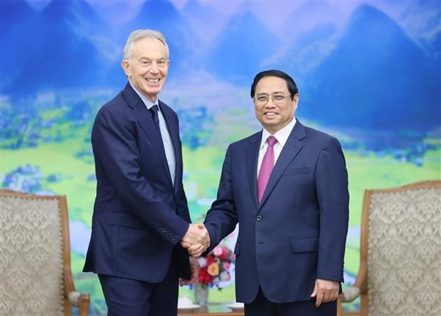 Prime Minister Pham Minh Chinh receives former UK PM Tony Blair