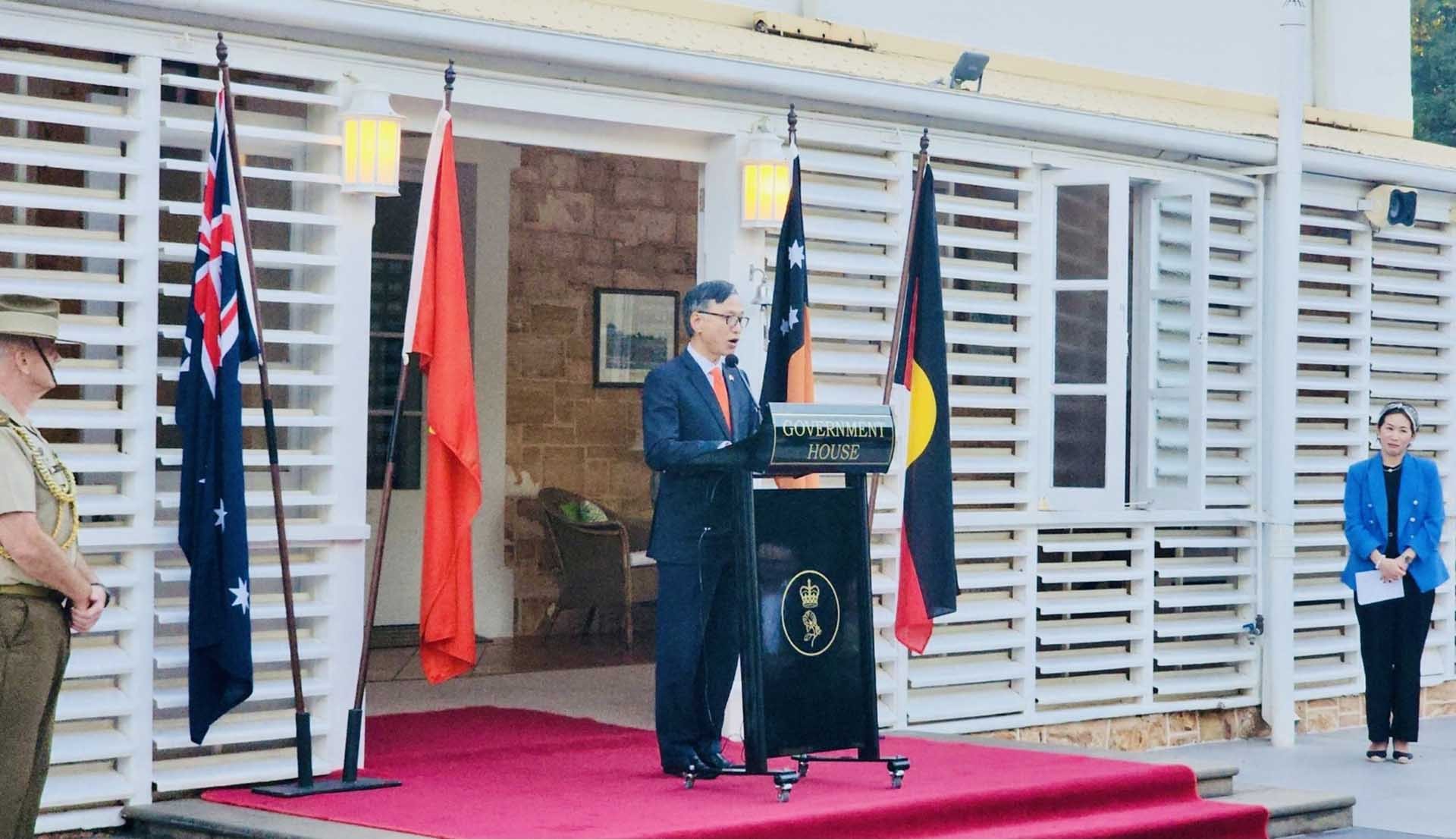 Đại sứ Nguyễn Tất Thành phát biểu tại lễ kỷ niệm 50 năm quan hệ ngoại giao Việt Nam-Australia.