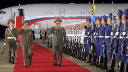Triều Tiên tiếp đón ‘nồng nhiệt’ các phái đoàn Nga và Trung Quốc, ông Kim Jong Un gặp Bộ trưởng Quốc phòng Nga