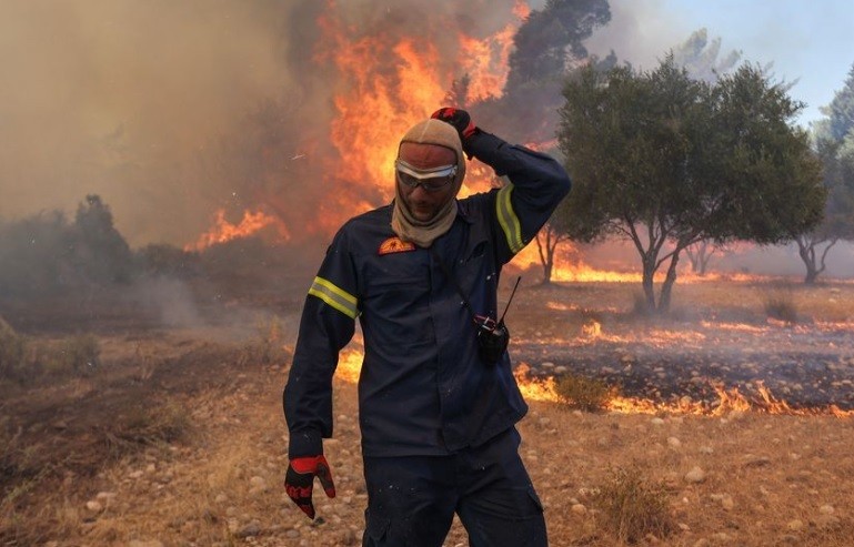 Các quốc gia Địa Trung Hải 'oằn mình' chống chọi với nắng Hè thiêu đốt và cháy rừng lan rộng