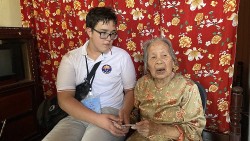 Trại hè Việt Nam 2023: Kiều bào trẻ xúc động tri ân các Mẹ Việt Nam Anh hùng