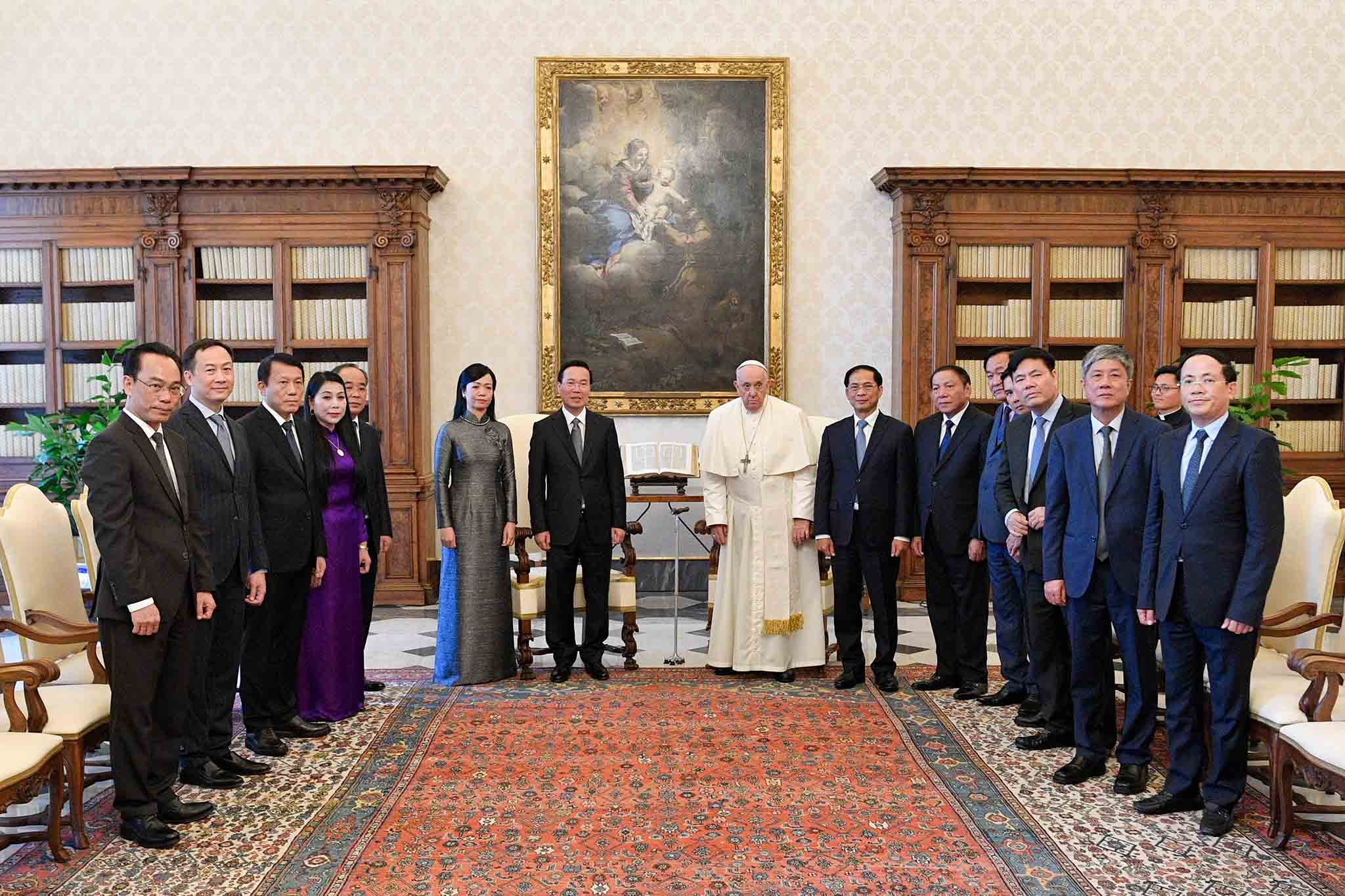 Chủ tịch nước Võ Văn Thưởng thăm Tòa thánh Vatican và hội kiến Giáo hoàng Francis