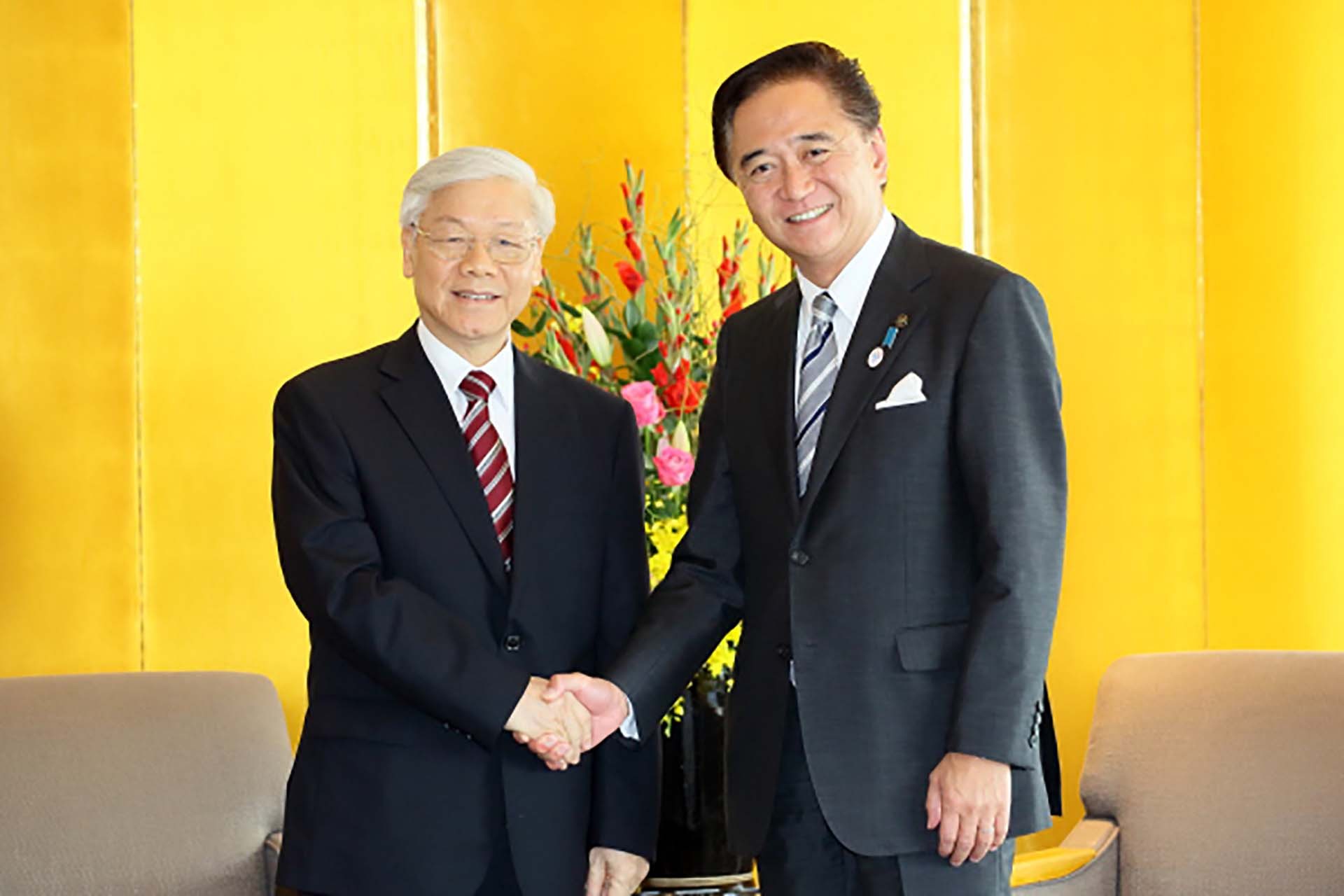 Tổng Bí thư Nguyễn Phú Trọng và Thống đốc tỉnh Kanagawa Kuroiwa Yuji.