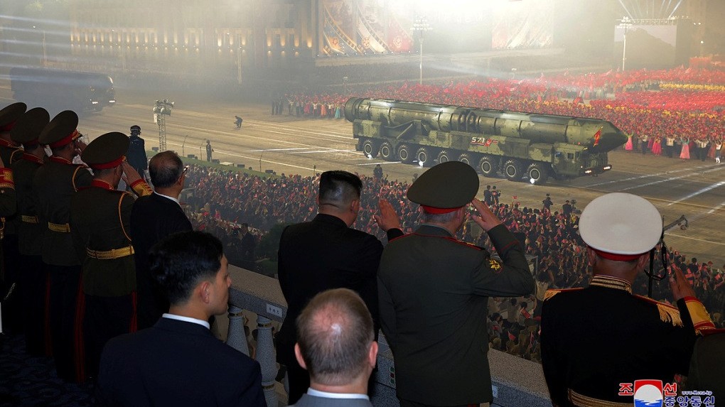 Triều Tiên: Thiết bị không người lái dưới nước chạy bằng năng lượng hạt nhân xuất hiện tại lễ duyệt binh Ngày Chiến thắng