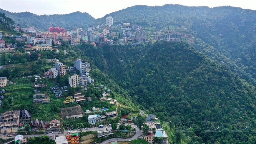 A panoramic view of Tam Dao, a popular tourist destination that attracts visitors from all over the world and boasts a range of offerings, such as resorts, eco-tourism, adventure, research, and spiritual and cultural exploration. (Photo: VNA) A panoramic view of Tam Dao, a popular tourist destination that attracts visitors from all over the world and boasts a range of offerings, such as resorts, eco-tourism, adventure, research, and spiritual and cultural exploration. (Photo: VNA)