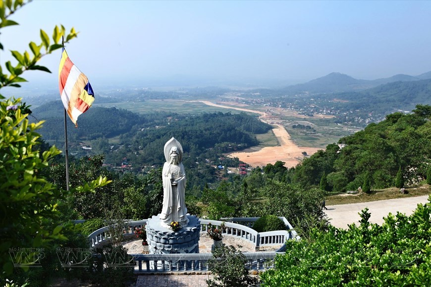 Truc Lam Tay Thien is one of the three largest Zen monasteries in Vietnam, built next to the ancient Tay Thien relic site. (Photo: VNA) Truc Lam Tay Thien is one of the three largest Zen monasteries in Vietnam, built next to the ancient Tay Thien relic site. (Photo: VNA)
