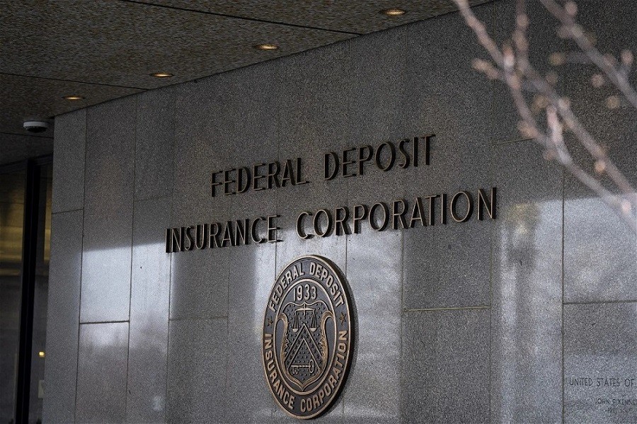 (07.29) Trong năm nay, FDIC đã phải tham gia giải quyết năm vụ phá sản ngân hàng tại Mỹ. (Nguồn: AFP/Getty Images)